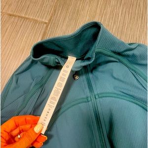 Lululemon cropped Define Jacket * Ribbed Nulu